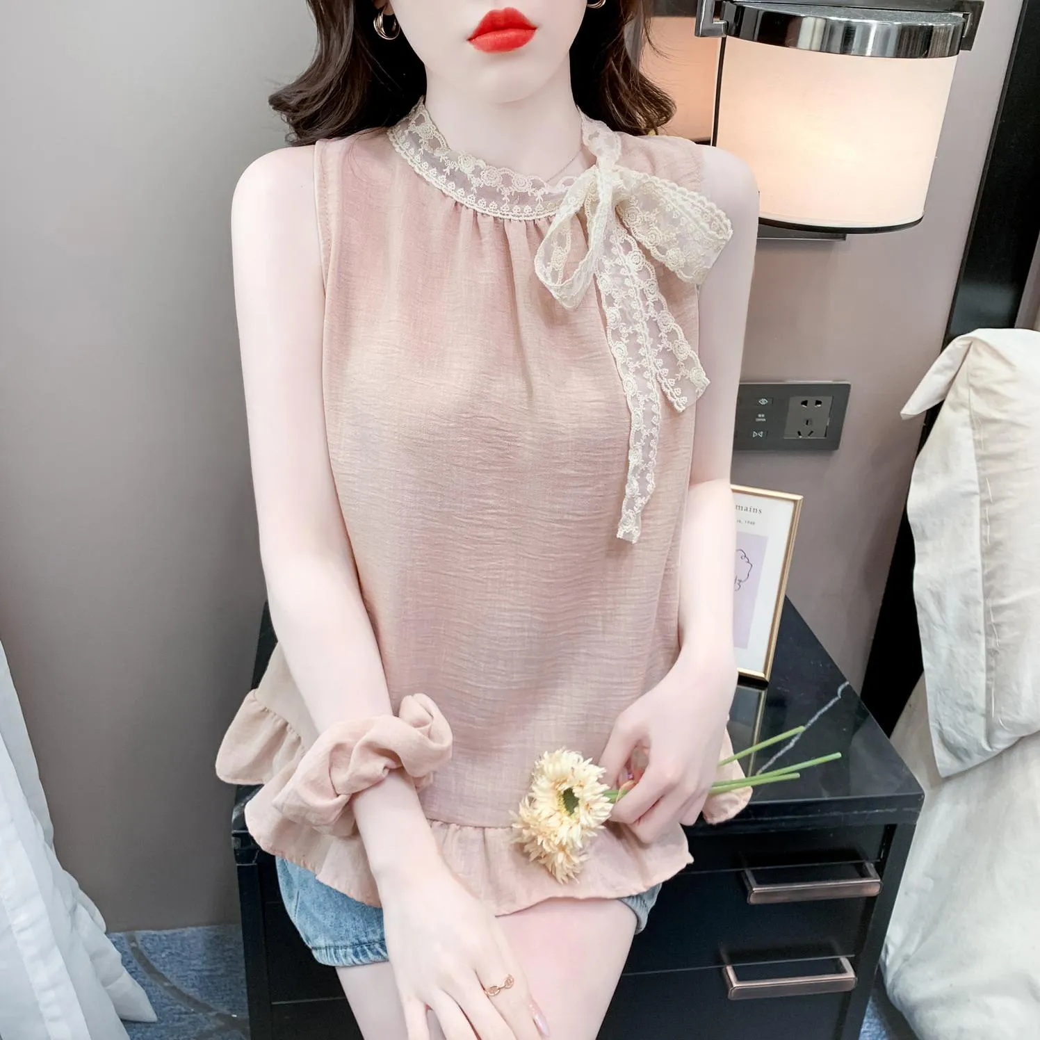 Chic French Style Ruffle Neckline Blouse in Soft Cotton-Linen Blend