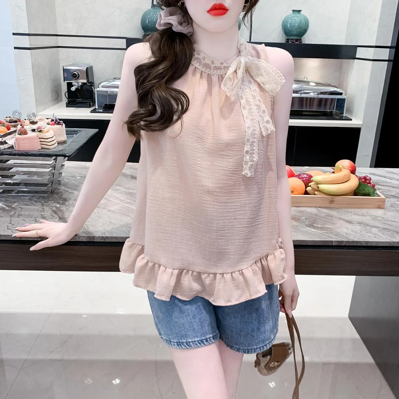 Chic French Style Ruffle Neckline Blouse in Soft Cotton-Linen Blend