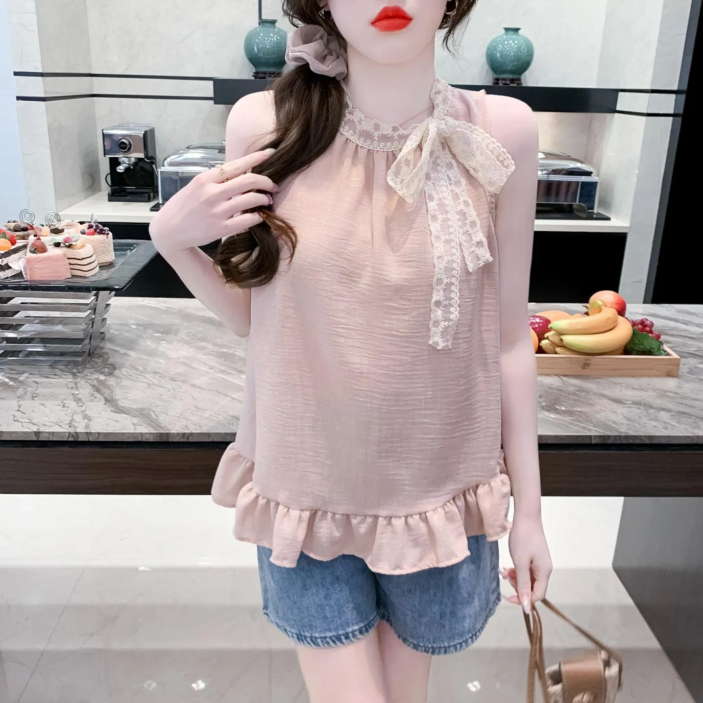 Chic French Style Ruffle Neckline Blouse in Soft Cotton-Linen Blend