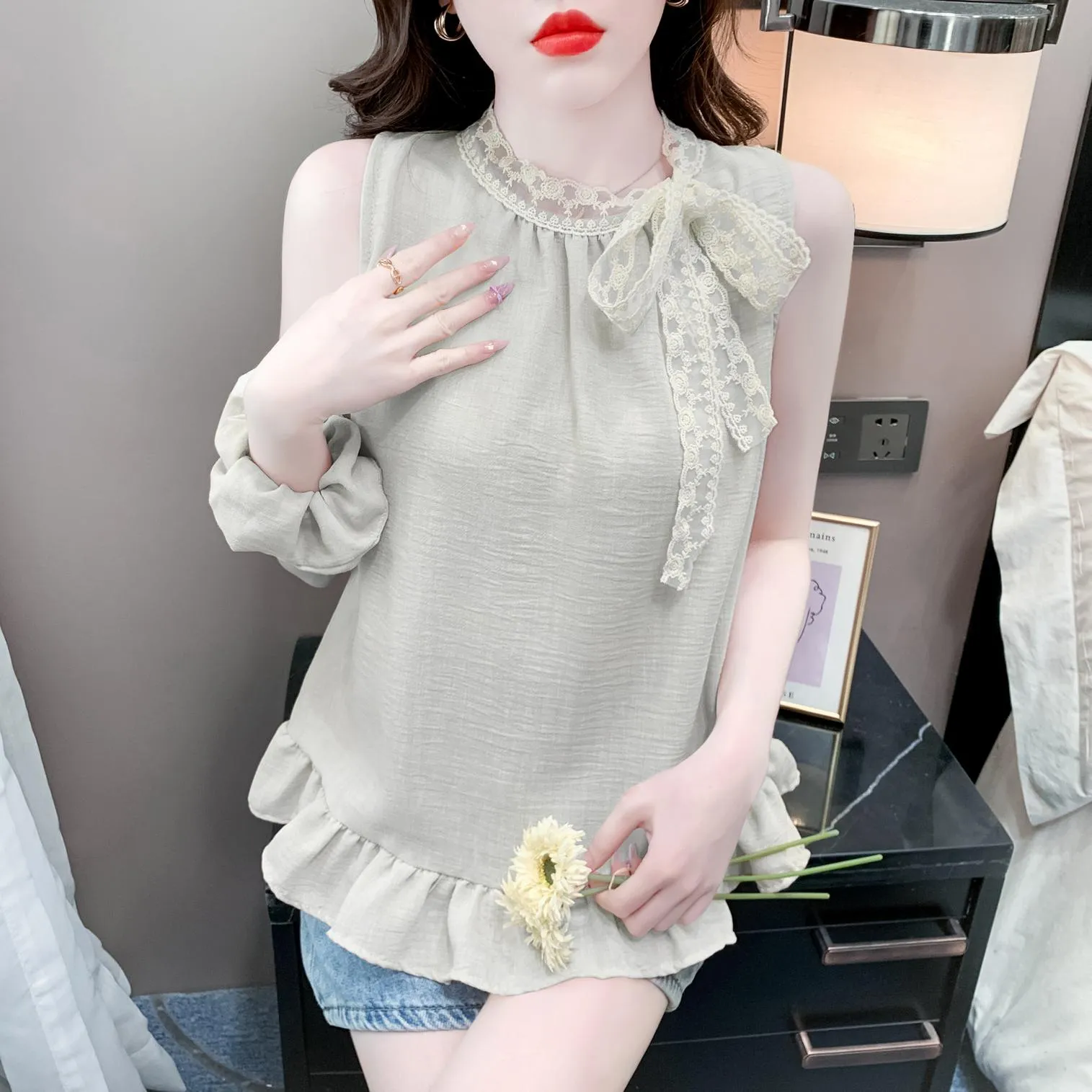 Chic French Style Ruffle Neckline Blouse in Soft Cotton-Linen Blend