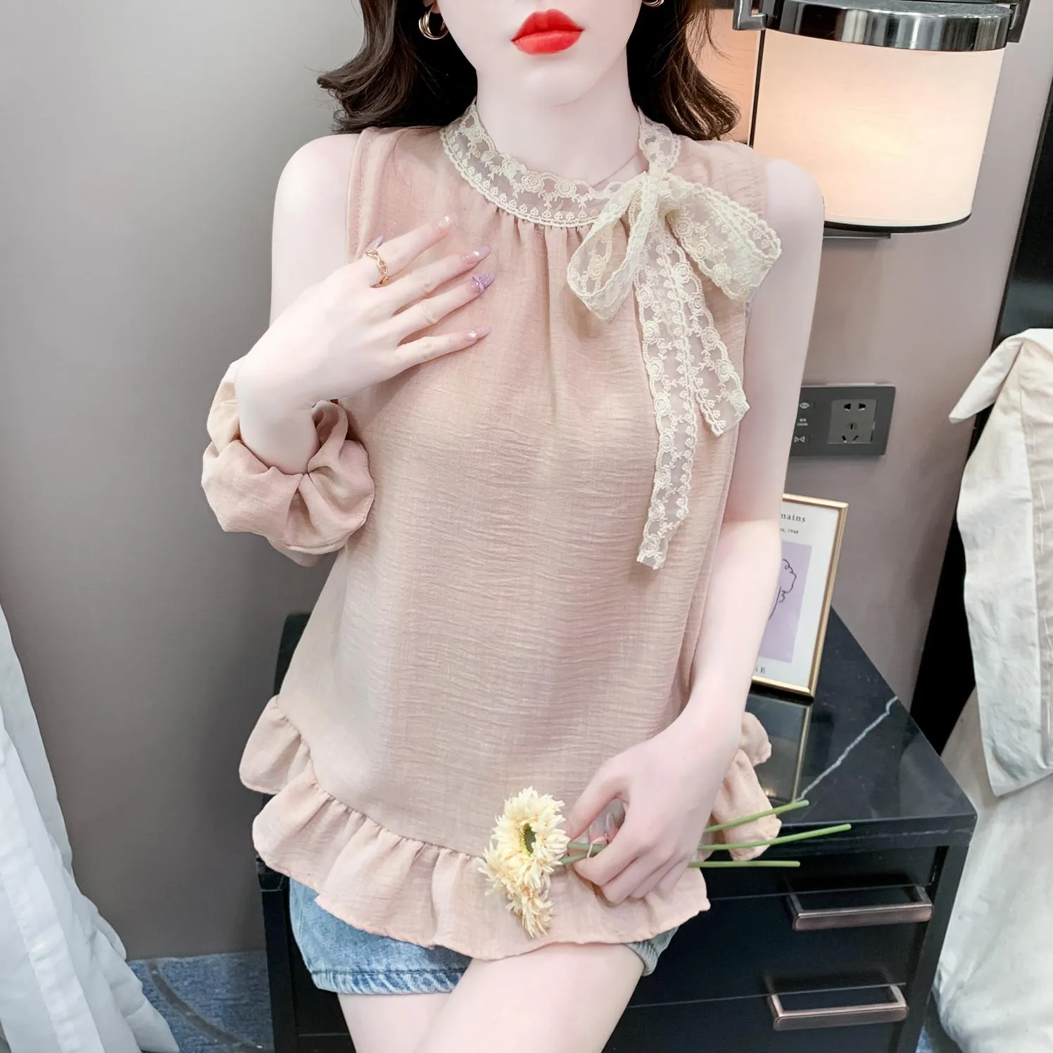 Chic French Style Ruffle Neckline Blouse in Soft Cotton-Linen Blend