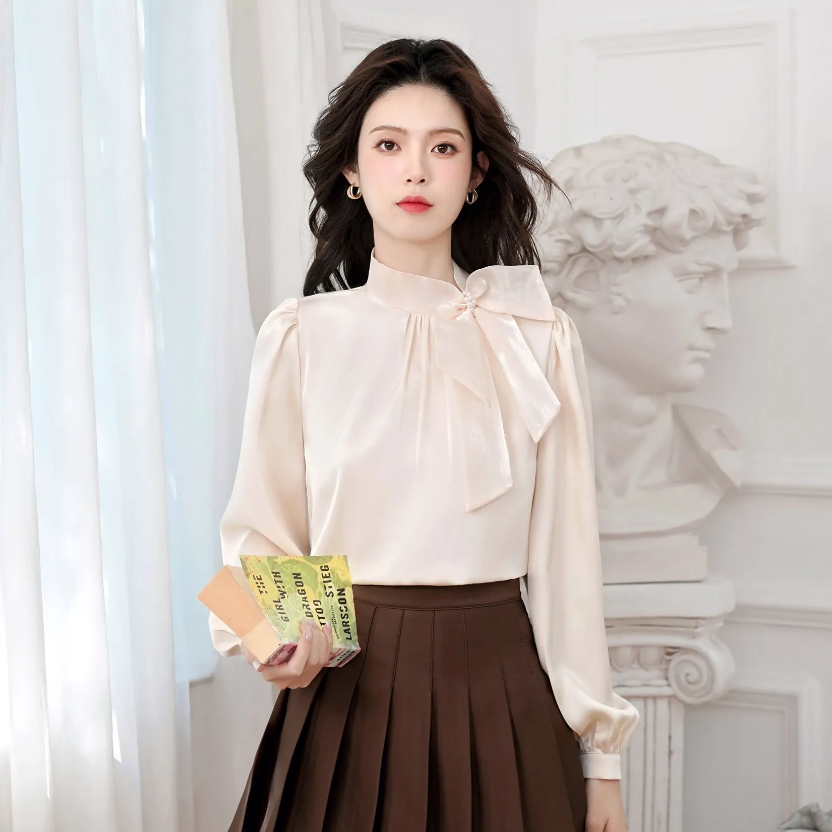 Feminine Solid Color Satin Blouse with Lace Details