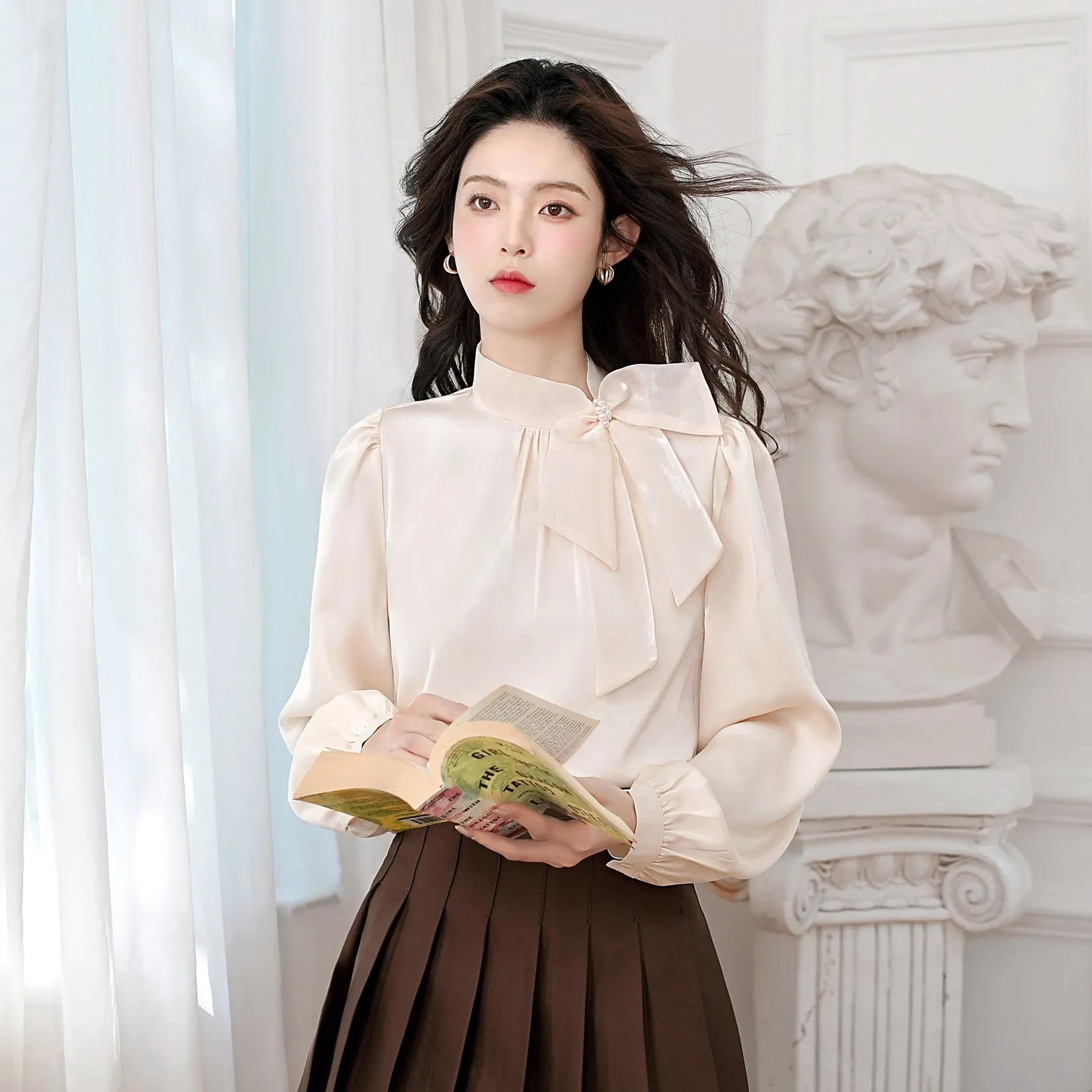 Feminine Solid Color Satin Blouse with Lace Details