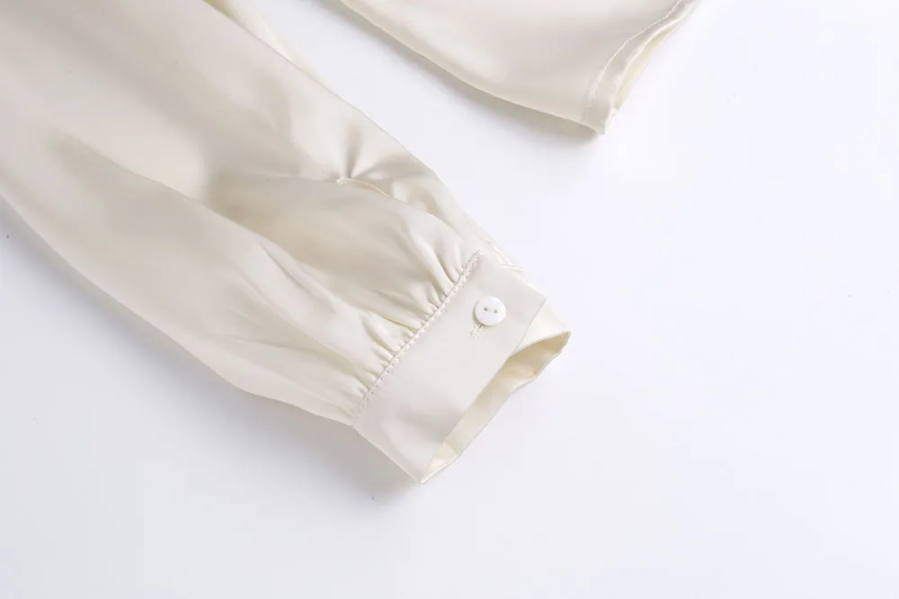 Feminine Solid Color Satin Blouse with Lace Details
