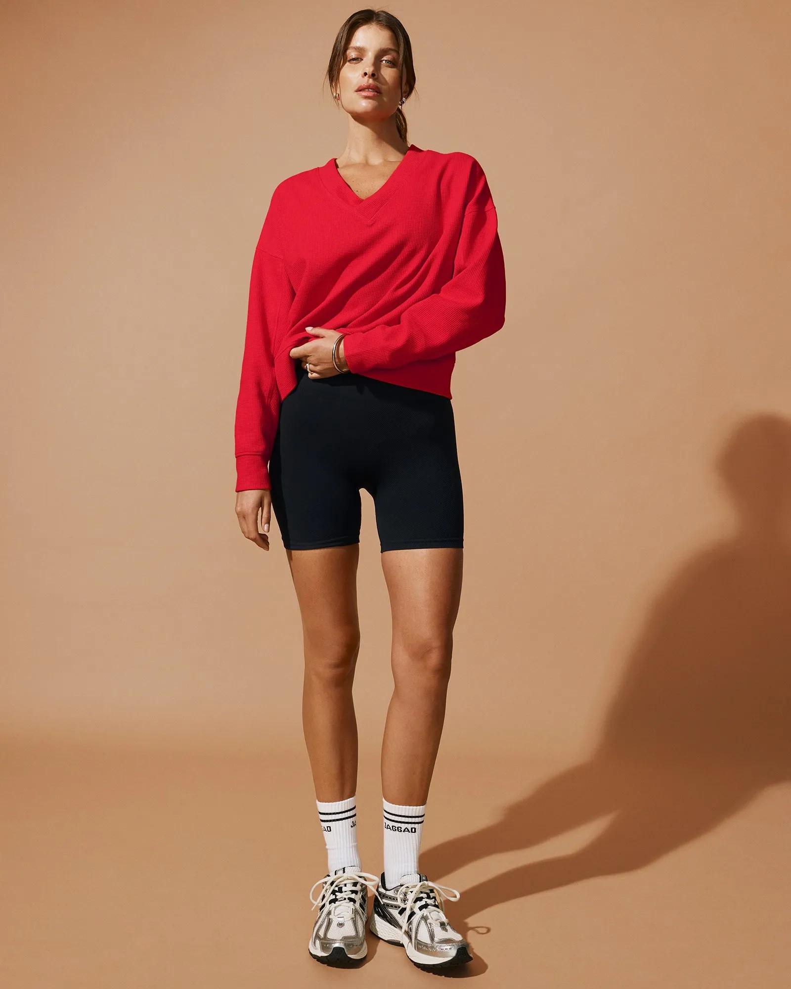 KEPLER V-NECK WAFFLE SWEATER RED