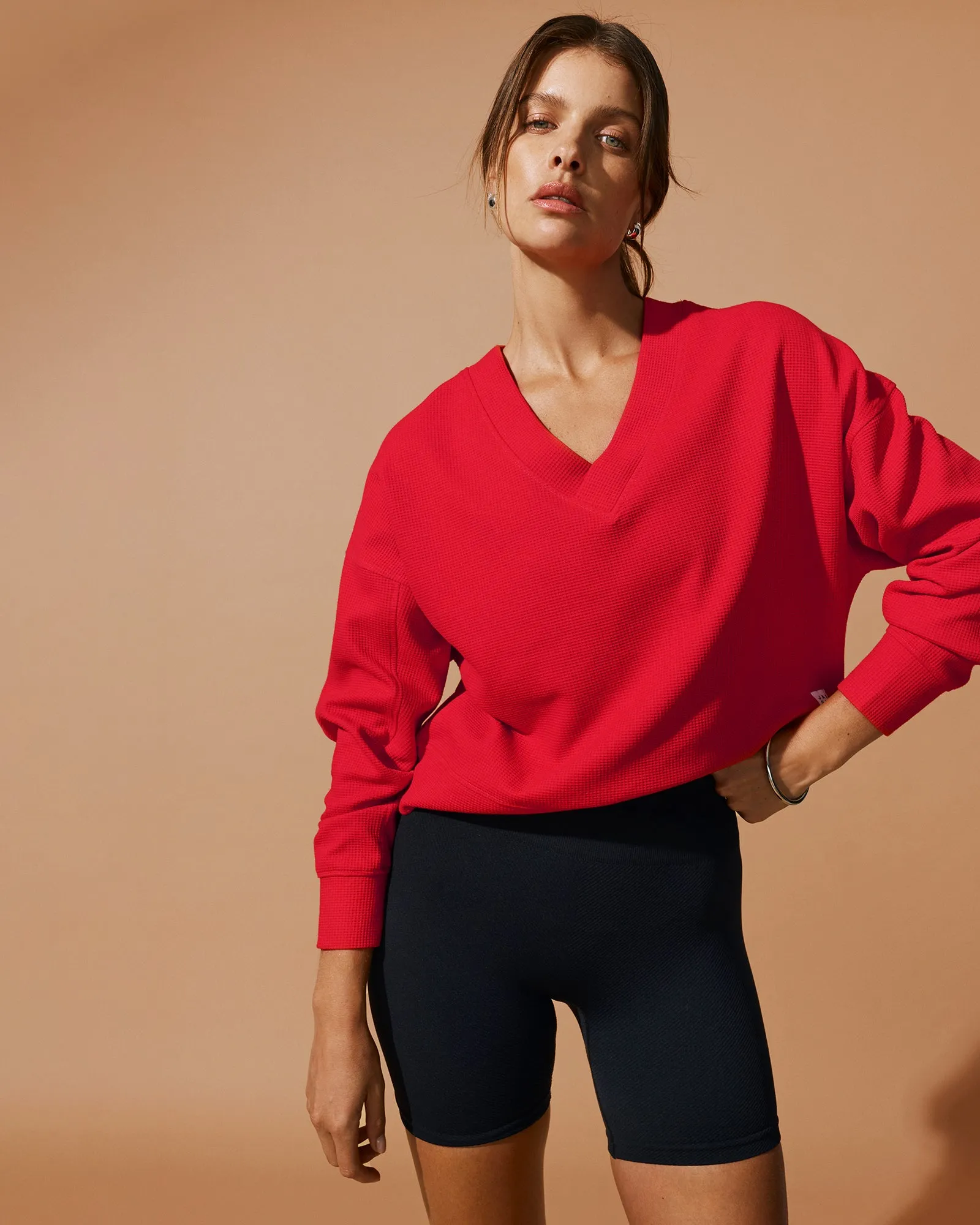 KEPLER V-NECK WAFFLE SWEATER RED