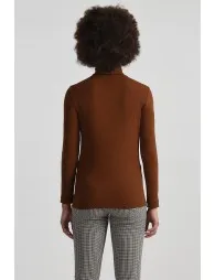 Knitted Sweater (under)