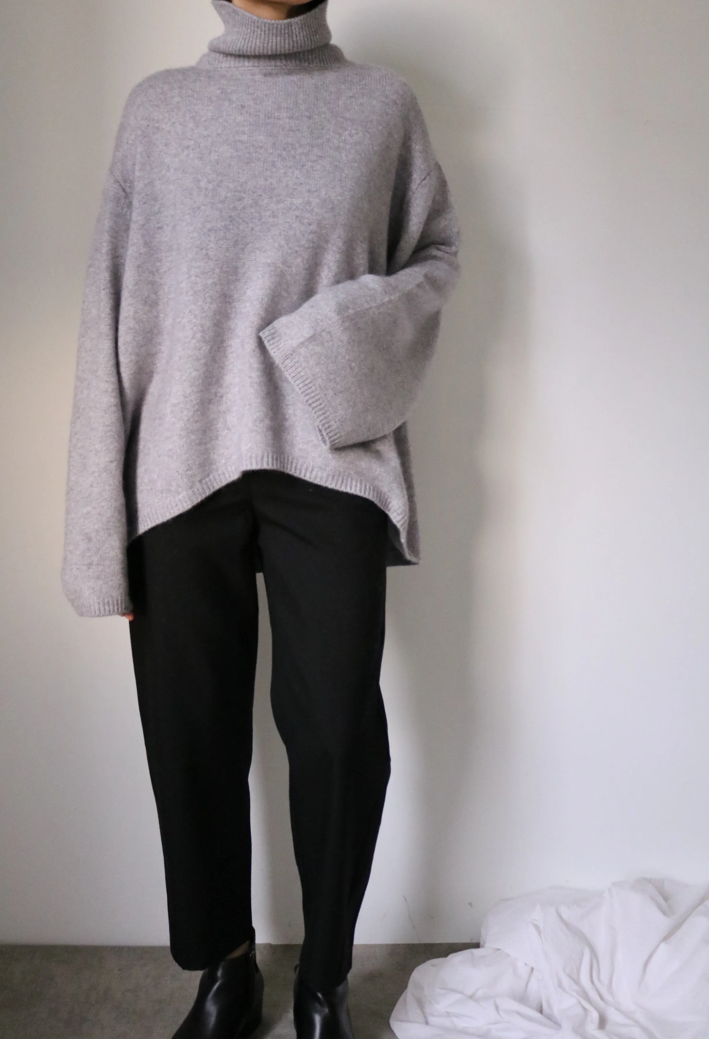 Liv Sweater-light grey