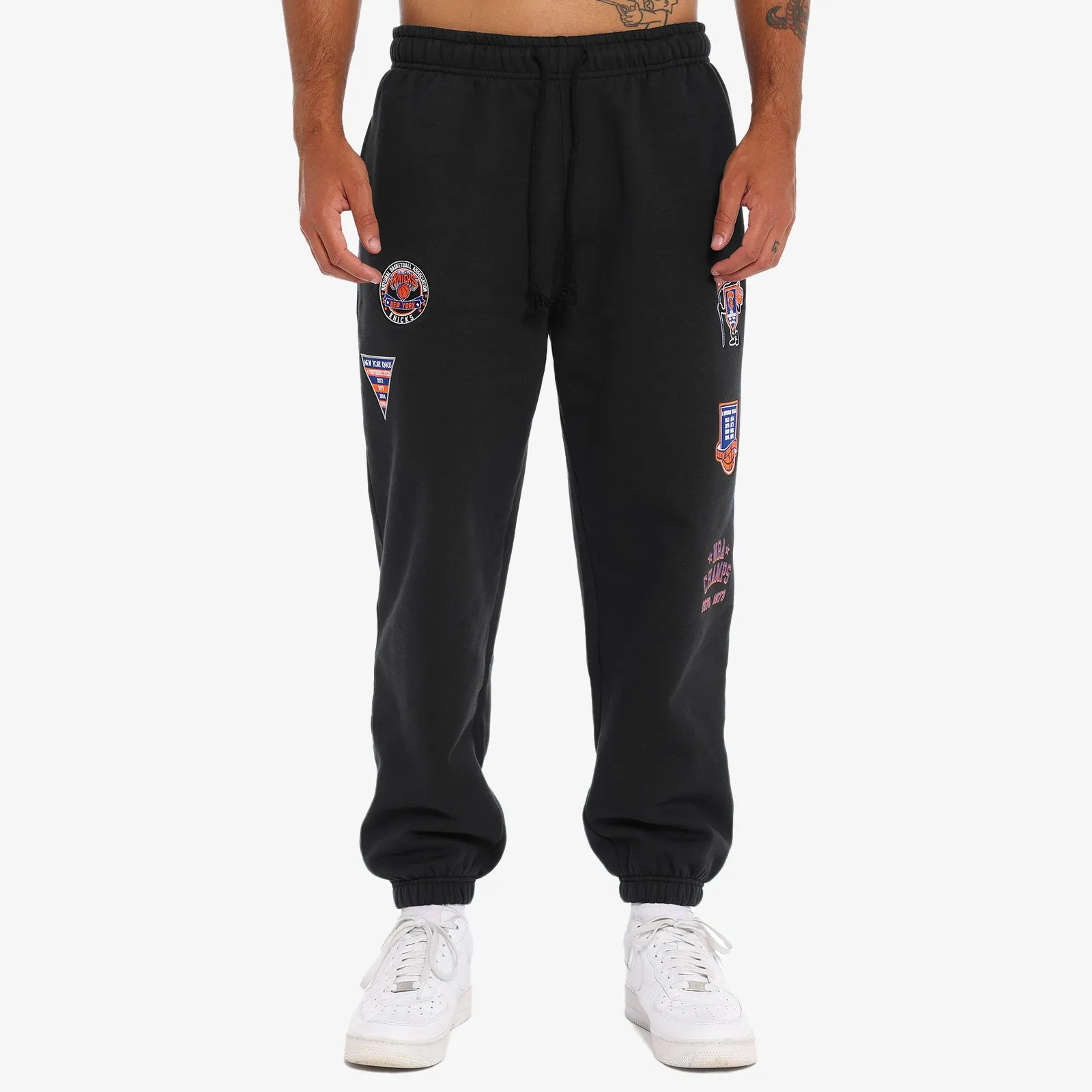 New York Knicks Patch Sweatpants - Faded Black
