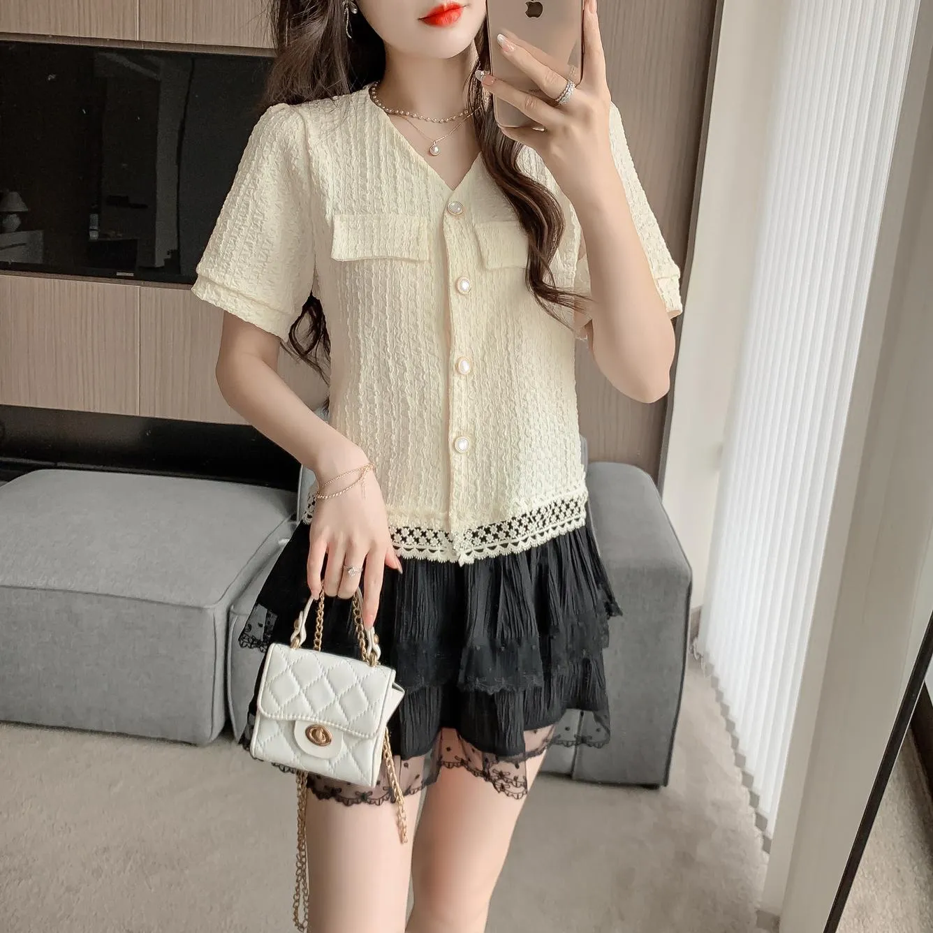 Relaxed-fit Women's Blouse Featuring Flap Pocket and Lace Trim