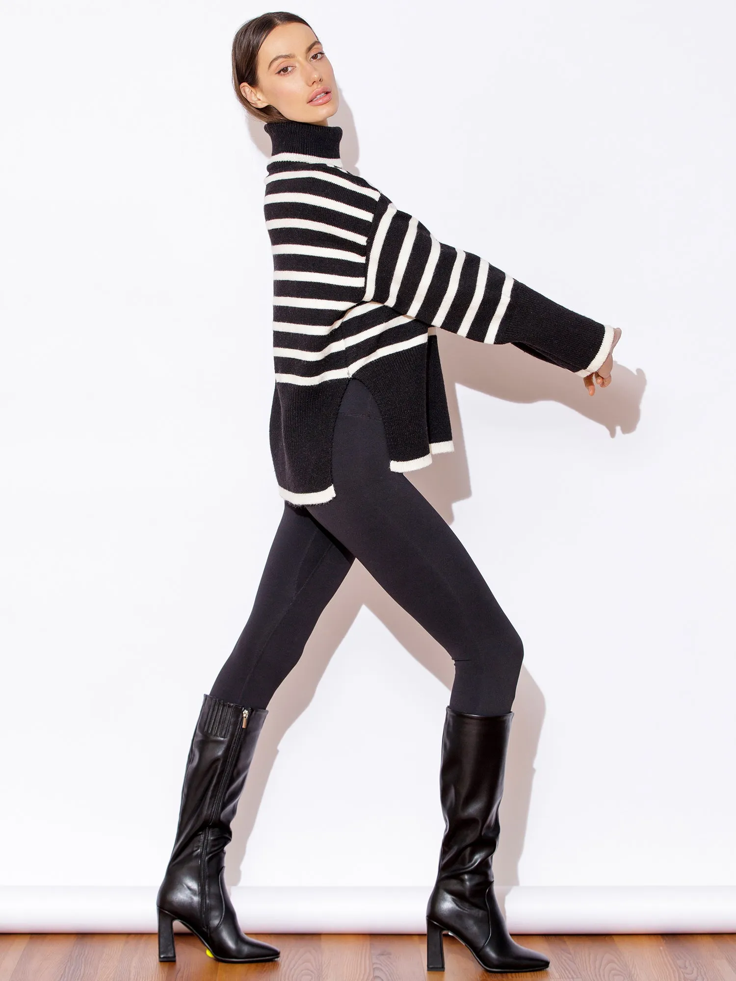 RELAXED STRIPED TURTLENECK SWEATER, BLACK/WHITE