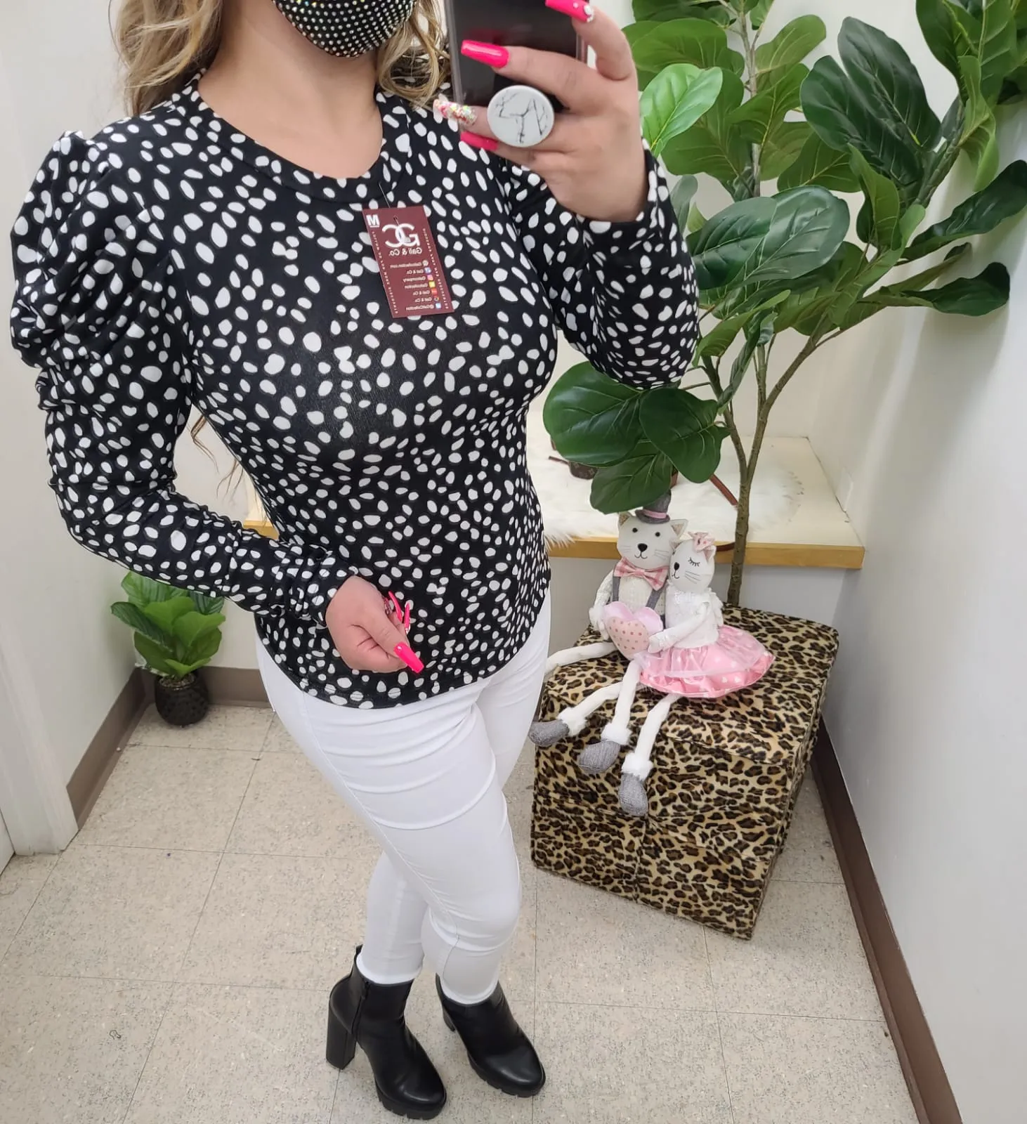Roxi black