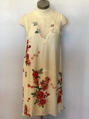 SLEEVELESS WOVEN FLORAL DRESS