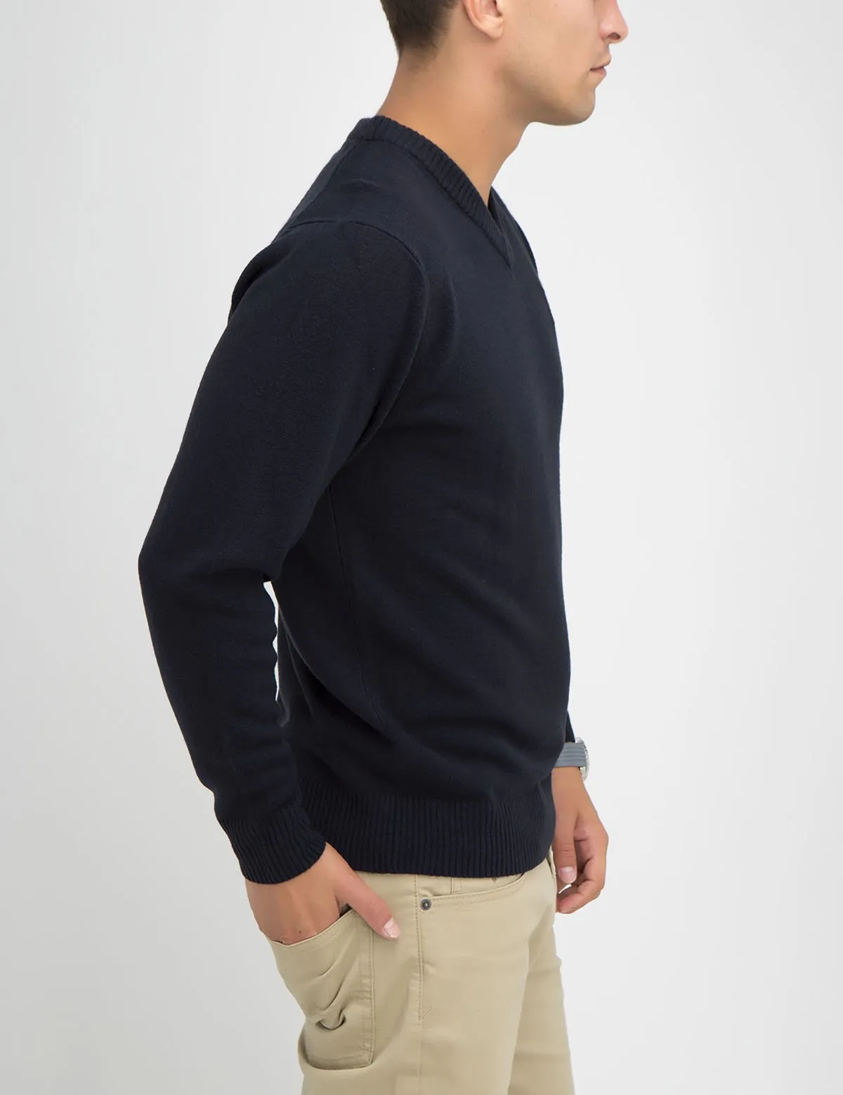 SOFT V-NECK SWEATER