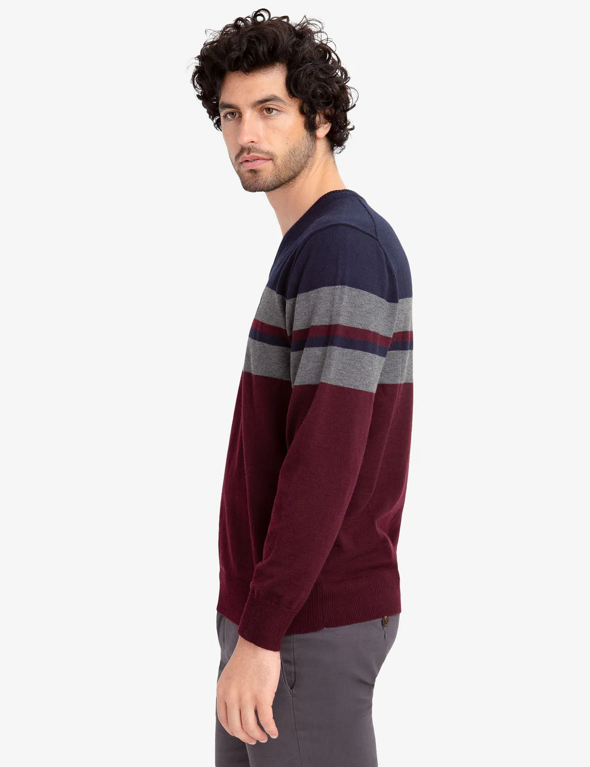 STRIPED V-NECK SWEATER