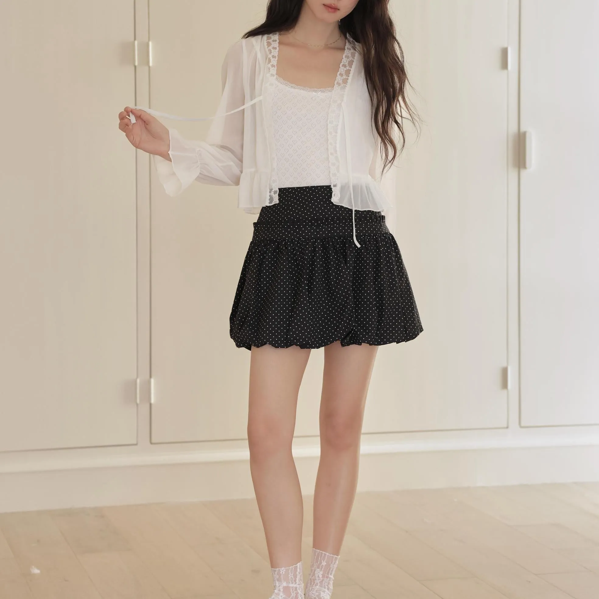 Sweet Cropped Blouse in Chiffon with Lace Trim and Versatile Style