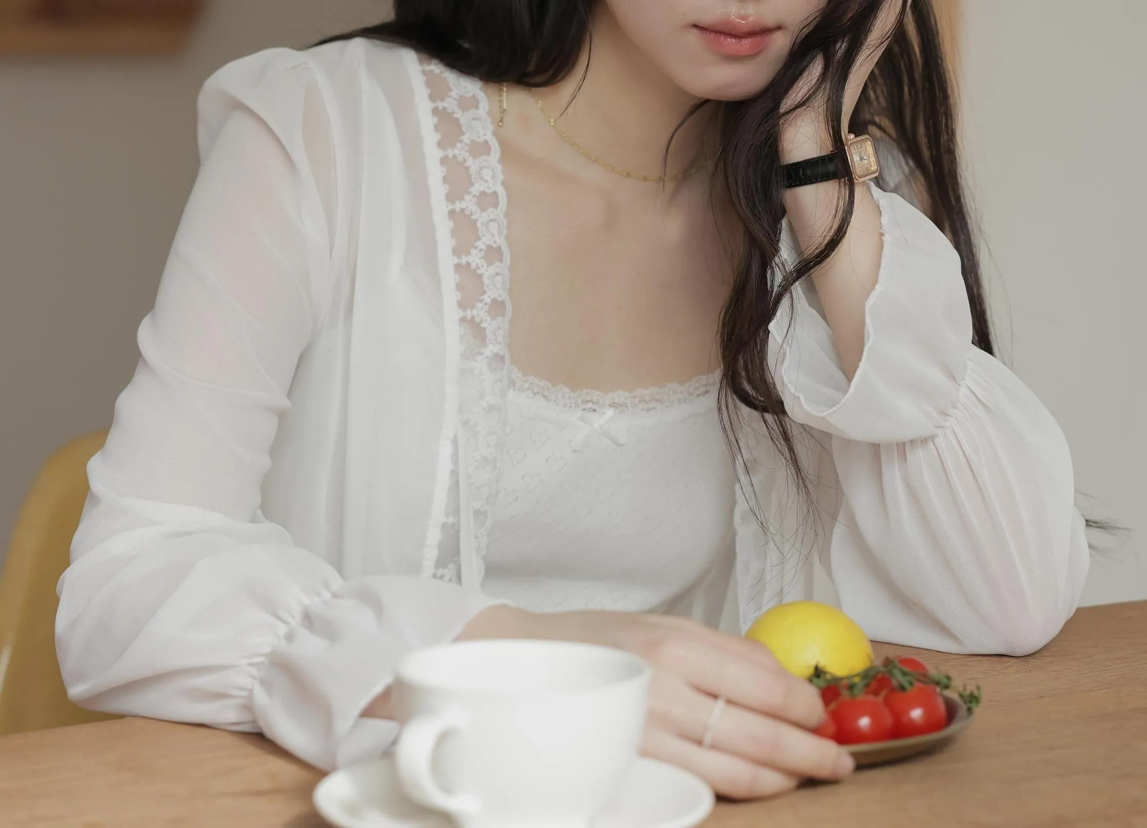 Sweet Cropped Blouse in Chiffon with Lace Trim and Versatile Style