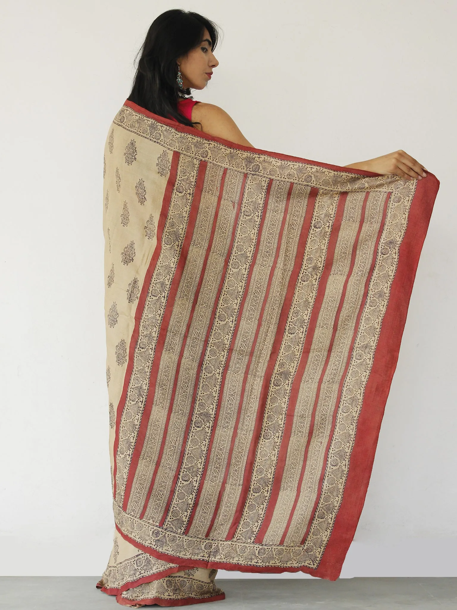 Tussar Handloom Silk Hand Block Printed Saree in Beige Black - S031702540