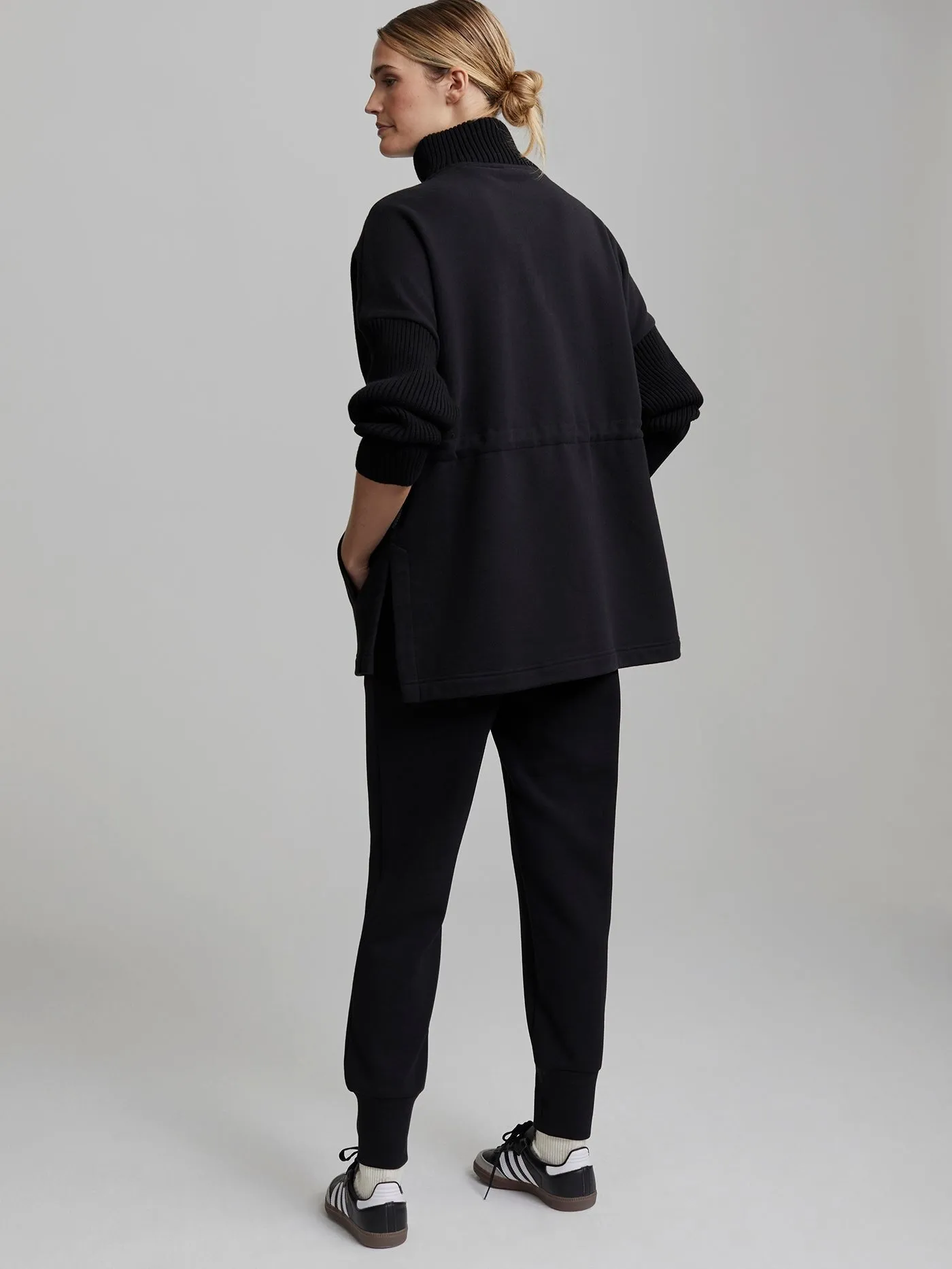 Varley Cotswold Longline Zip Through in Black