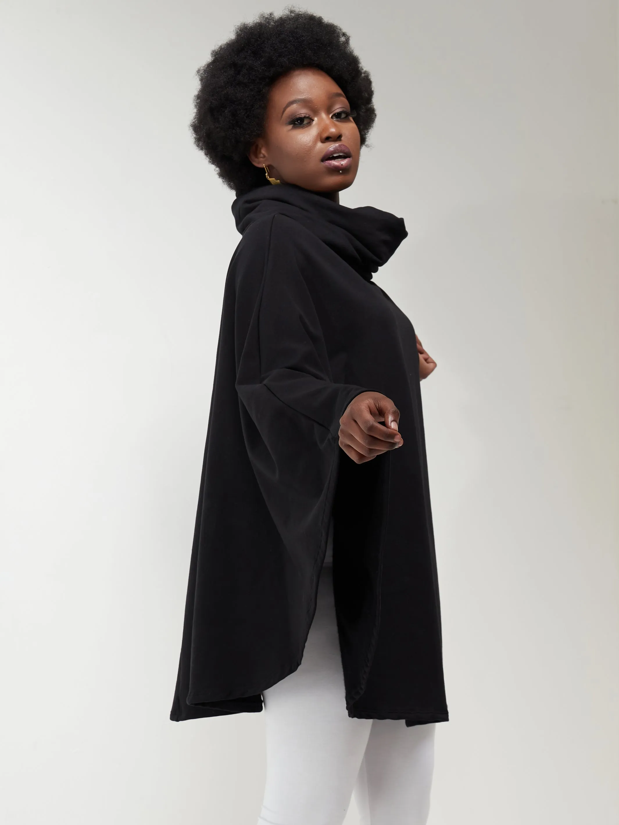Vivo Fanah Turtleneck Poncho - Black