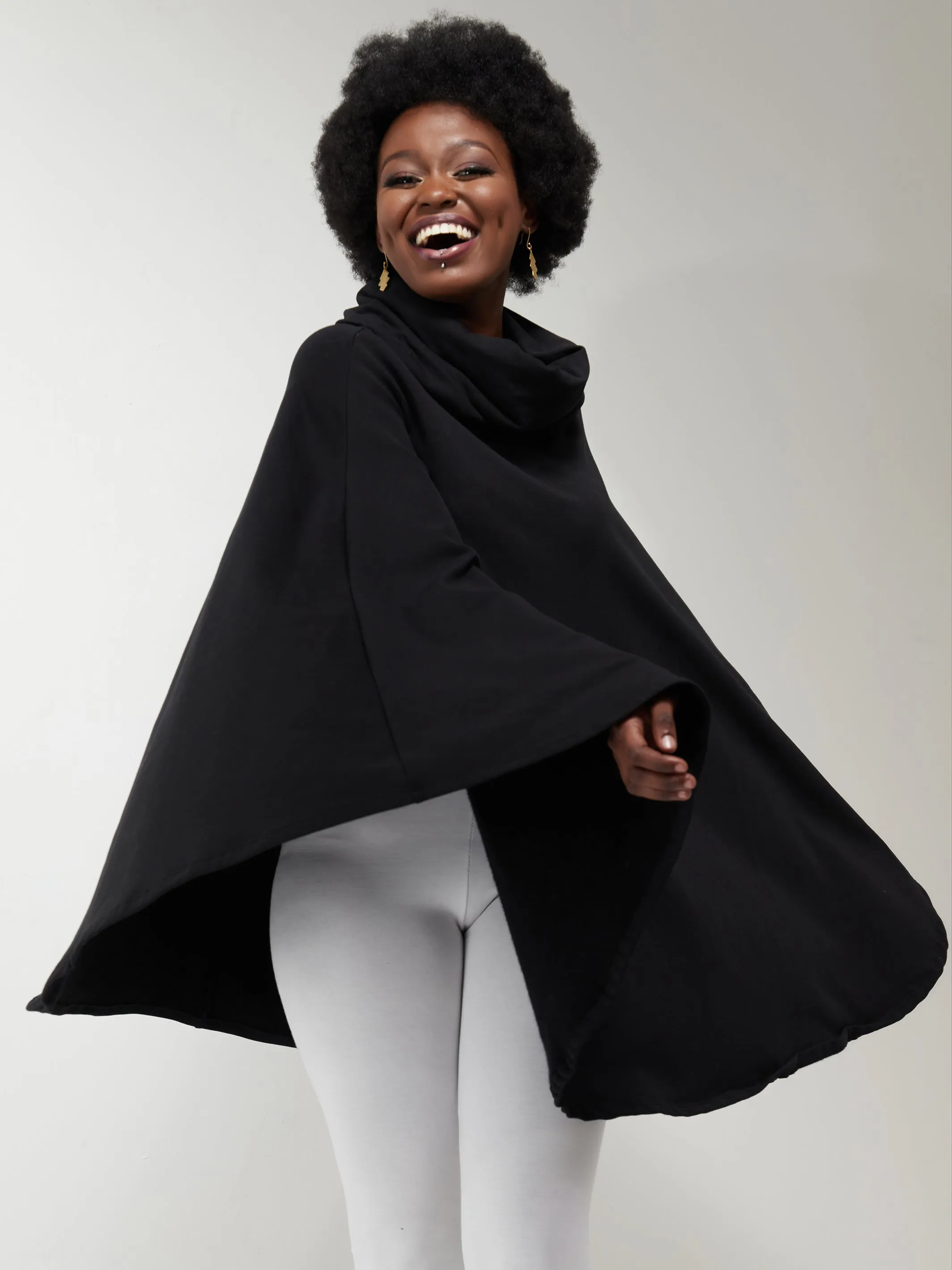 Vivo Fanah Turtleneck Poncho - Black