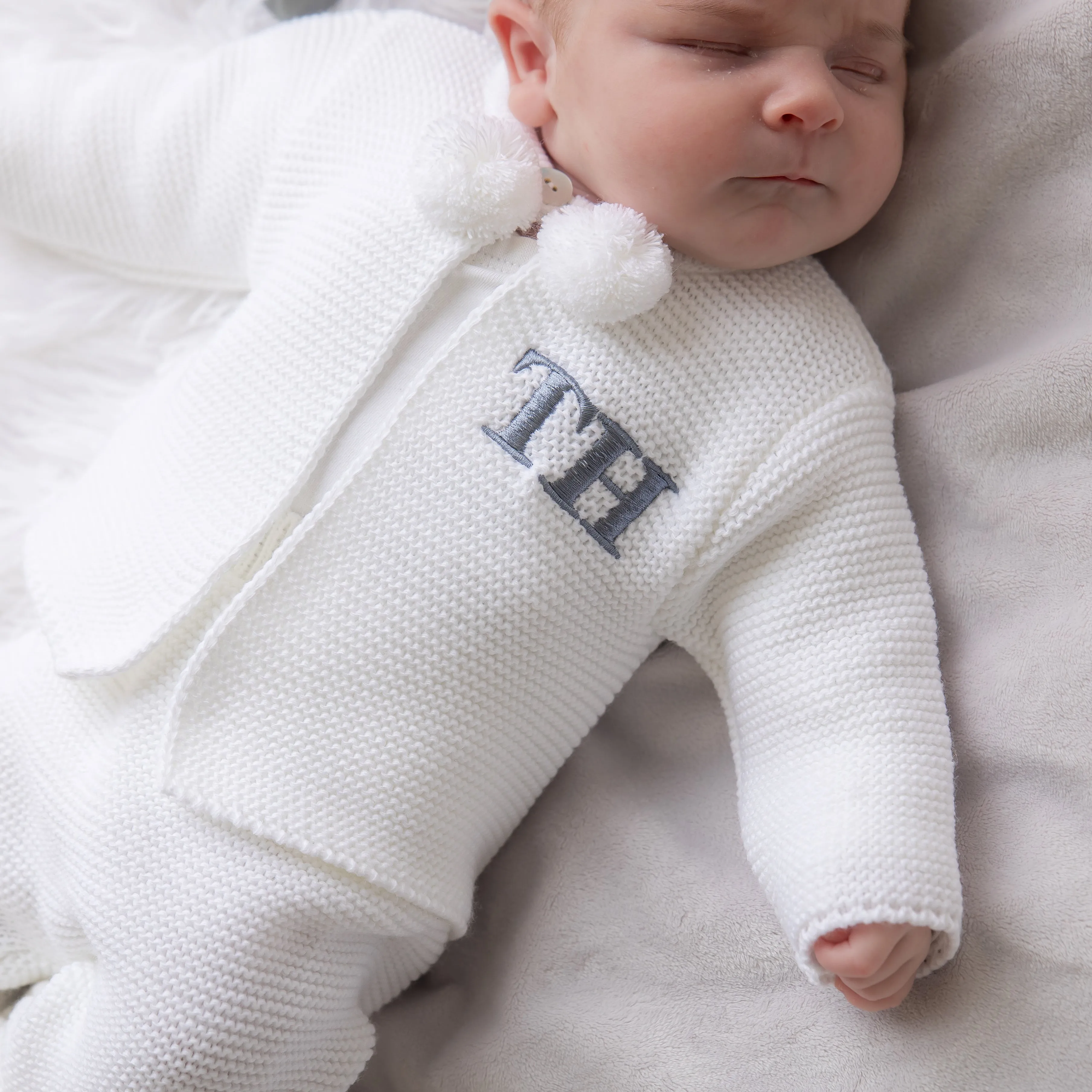 White Knitted Pom 2 Piece Outfit