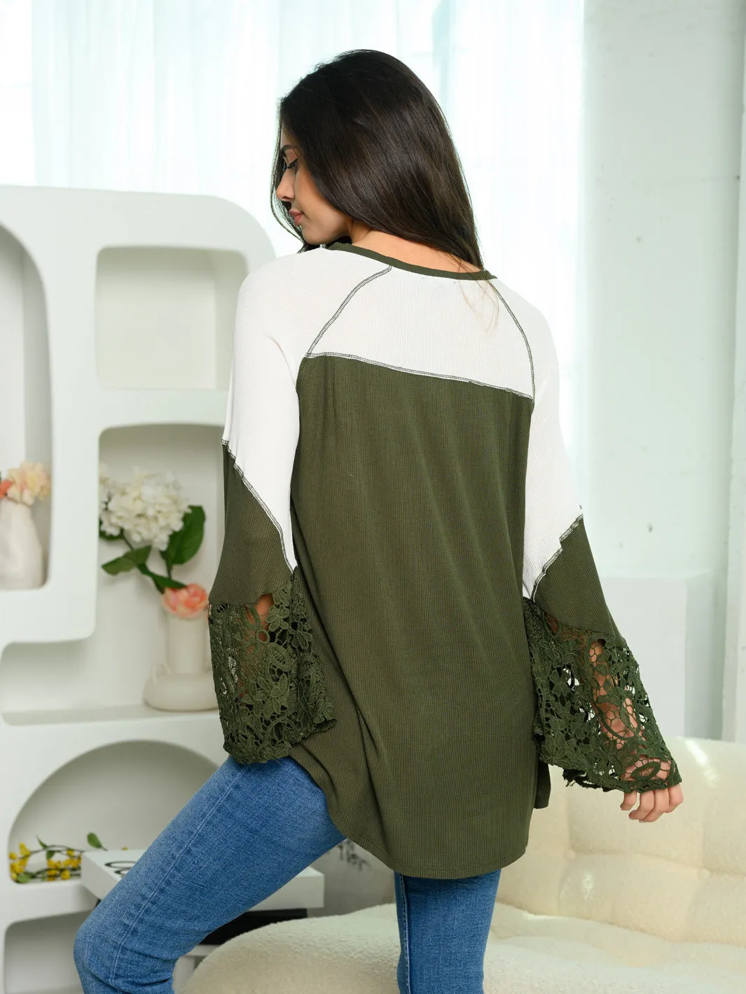 WOMEN'S LONG BELL LACE SLEEVES COLORBLOCK TOP