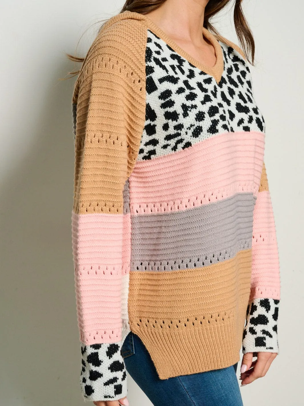 WOMEN'S LONG SLEEVE V-NECK HOODED COLORBLOCK ANIMAL PRINT SWEATER